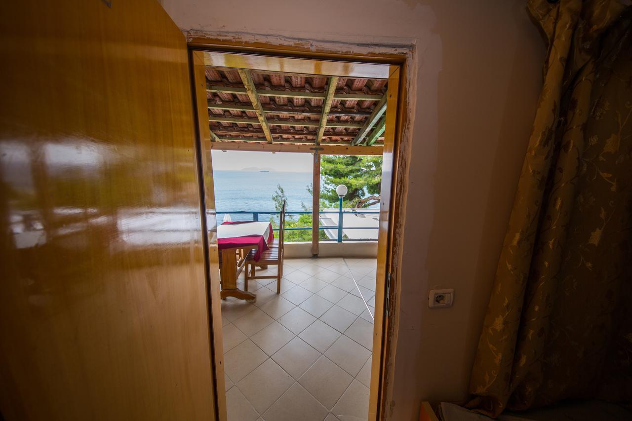 Isi Rooms Влёра Экстерьер фото
